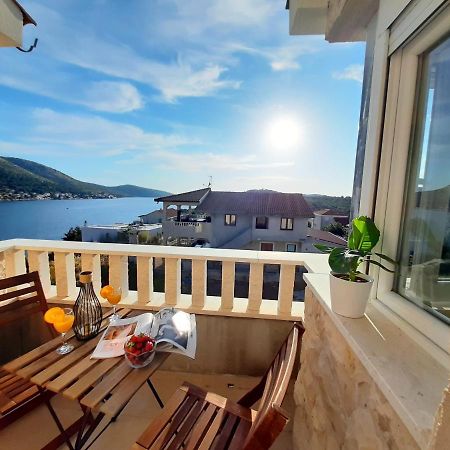 Holiday Beach House Apartment Grebastica Ngoại thất bức ảnh