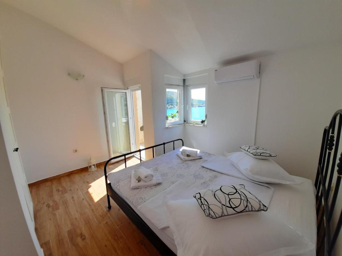 Holiday Beach House Apartment Grebastica Ngoại thất bức ảnh