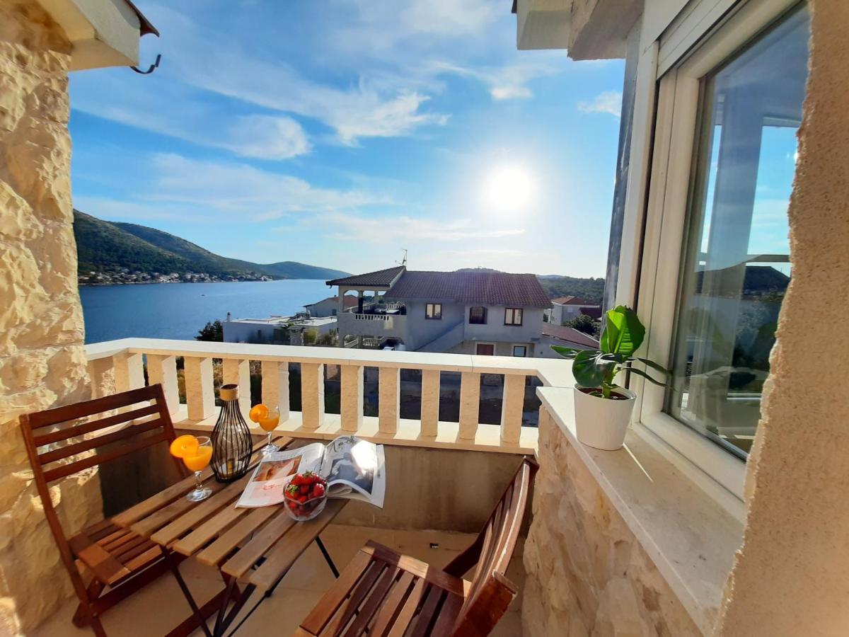 Holiday Beach House Apartment Grebastica Ngoại thất bức ảnh