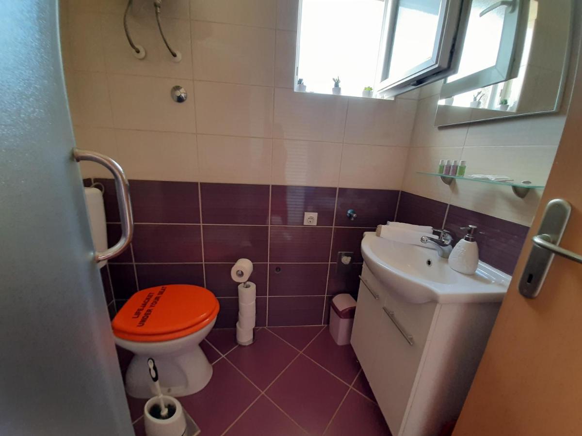 Holiday Beach House Apartment Grebastica Ngoại thất bức ảnh