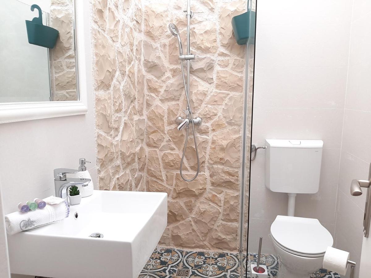Holiday Beach House Apartment Grebastica Ngoại thất bức ảnh