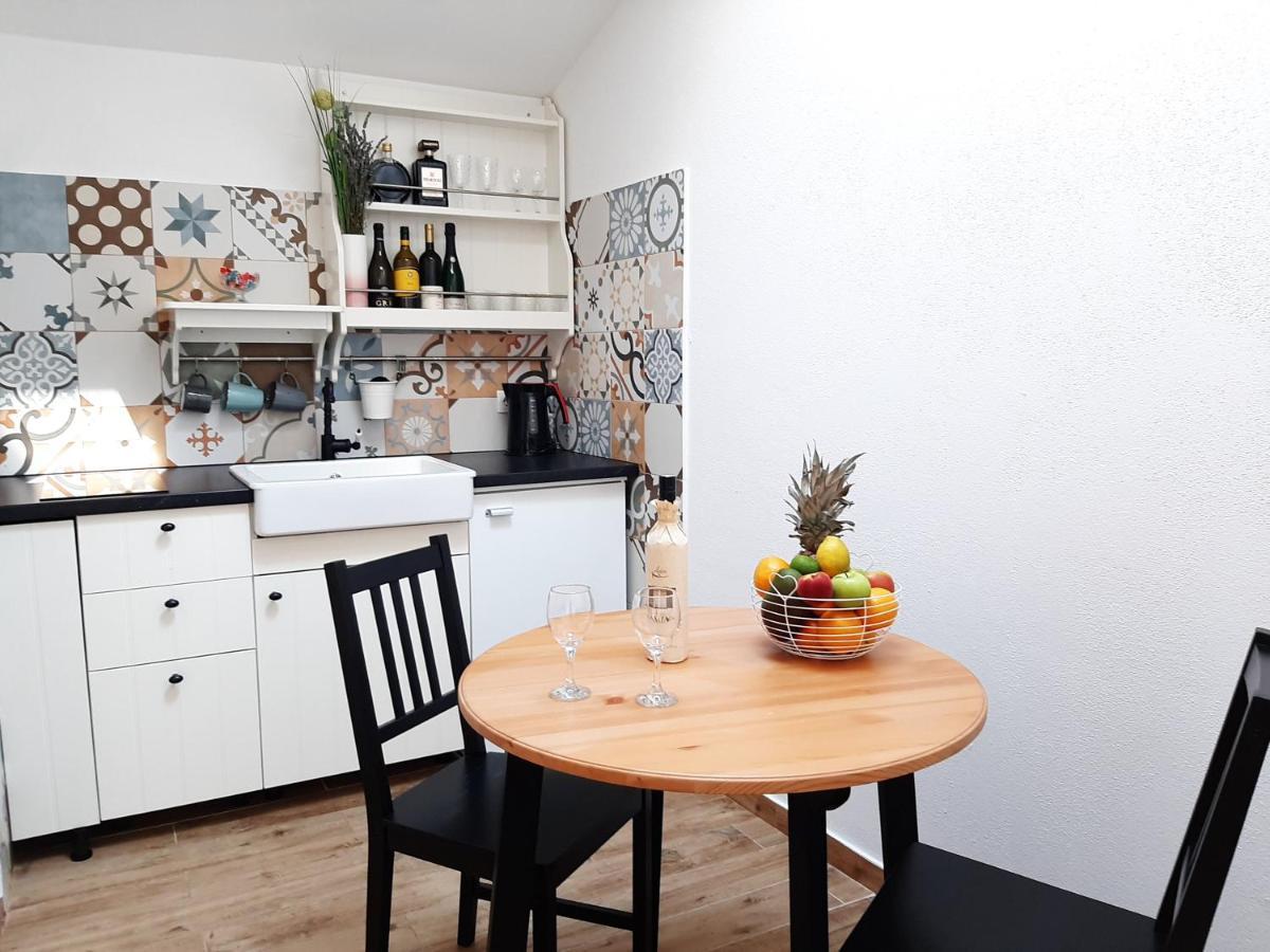 Holiday Beach House Apartment Grebastica Ngoại thất bức ảnh