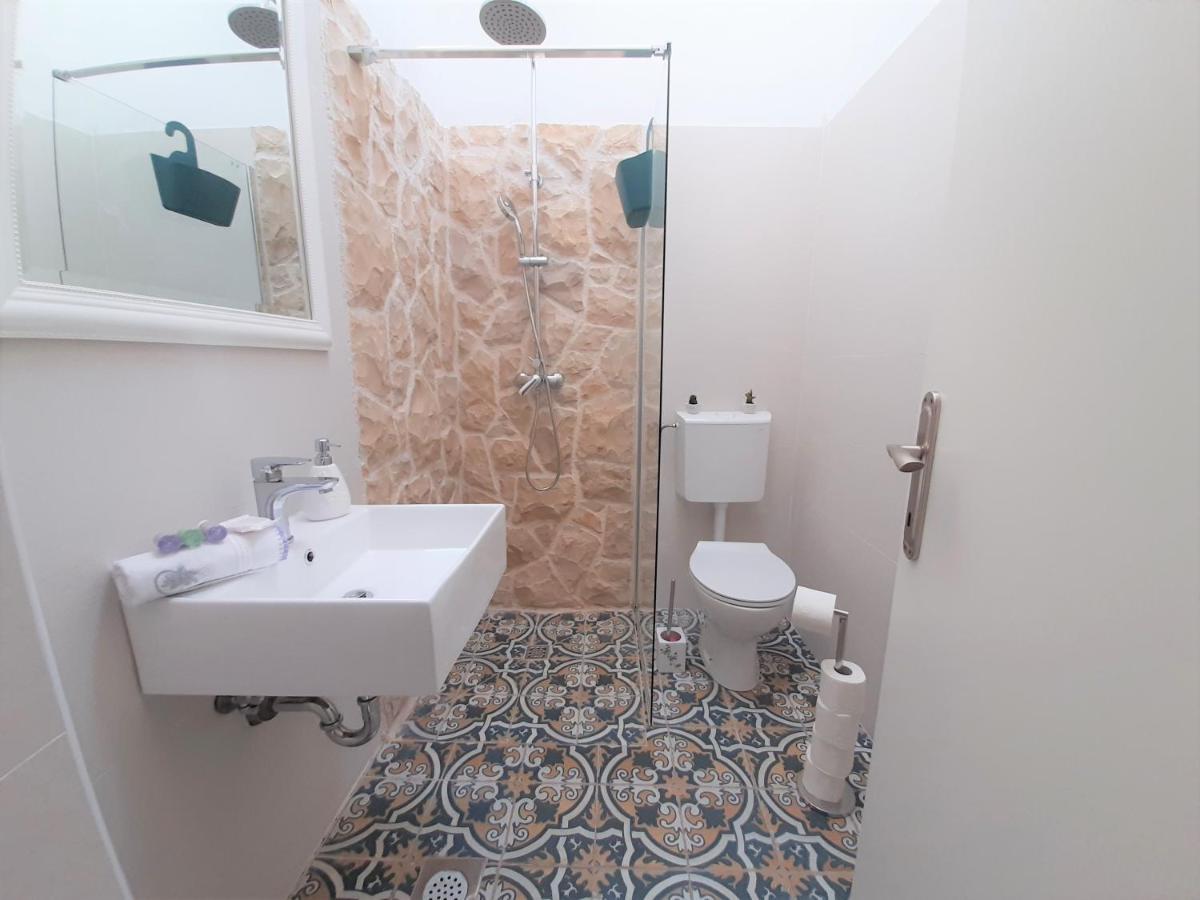 Holiday Beach House Apartment Grebastica Ngoại thất bức ảnh