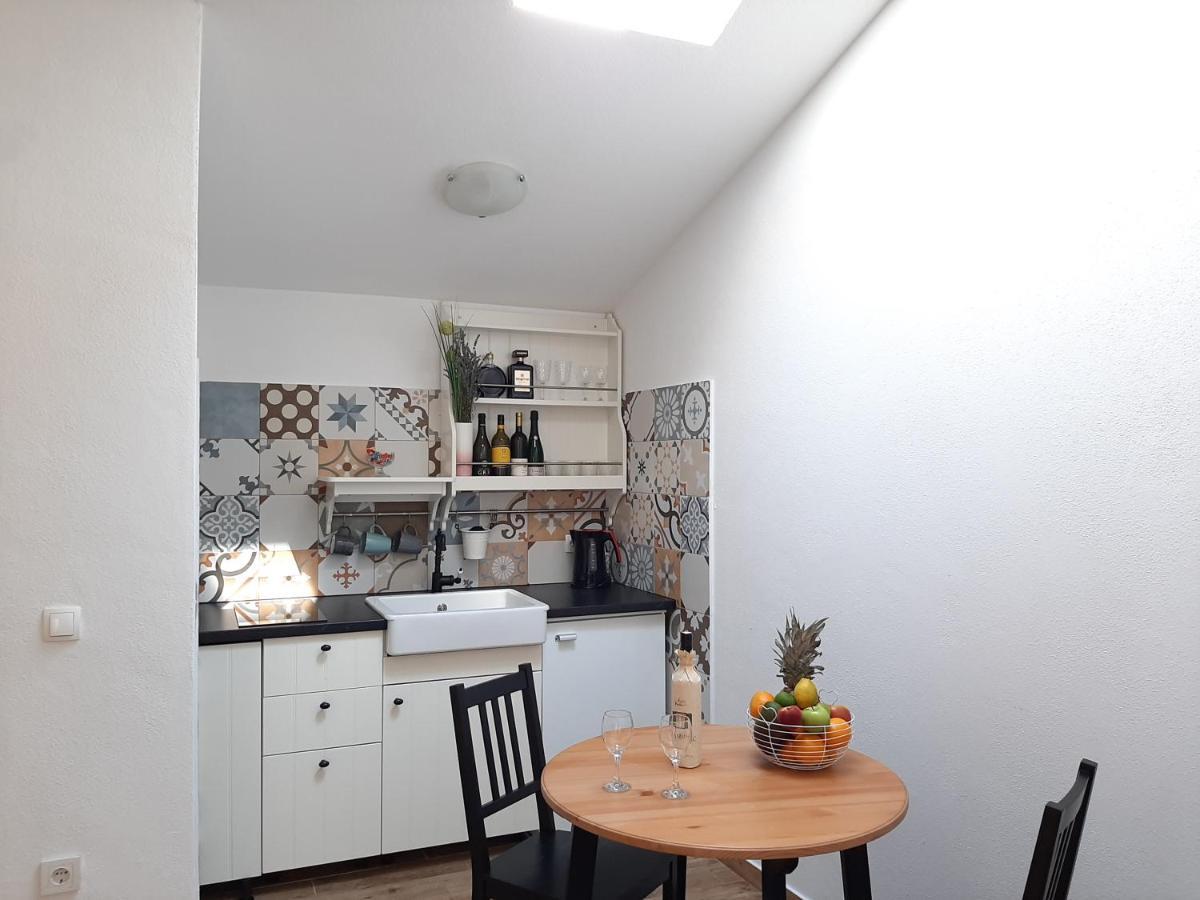 Holiday Beach House Apartment Grebastica Ngoại thất bức ảnh