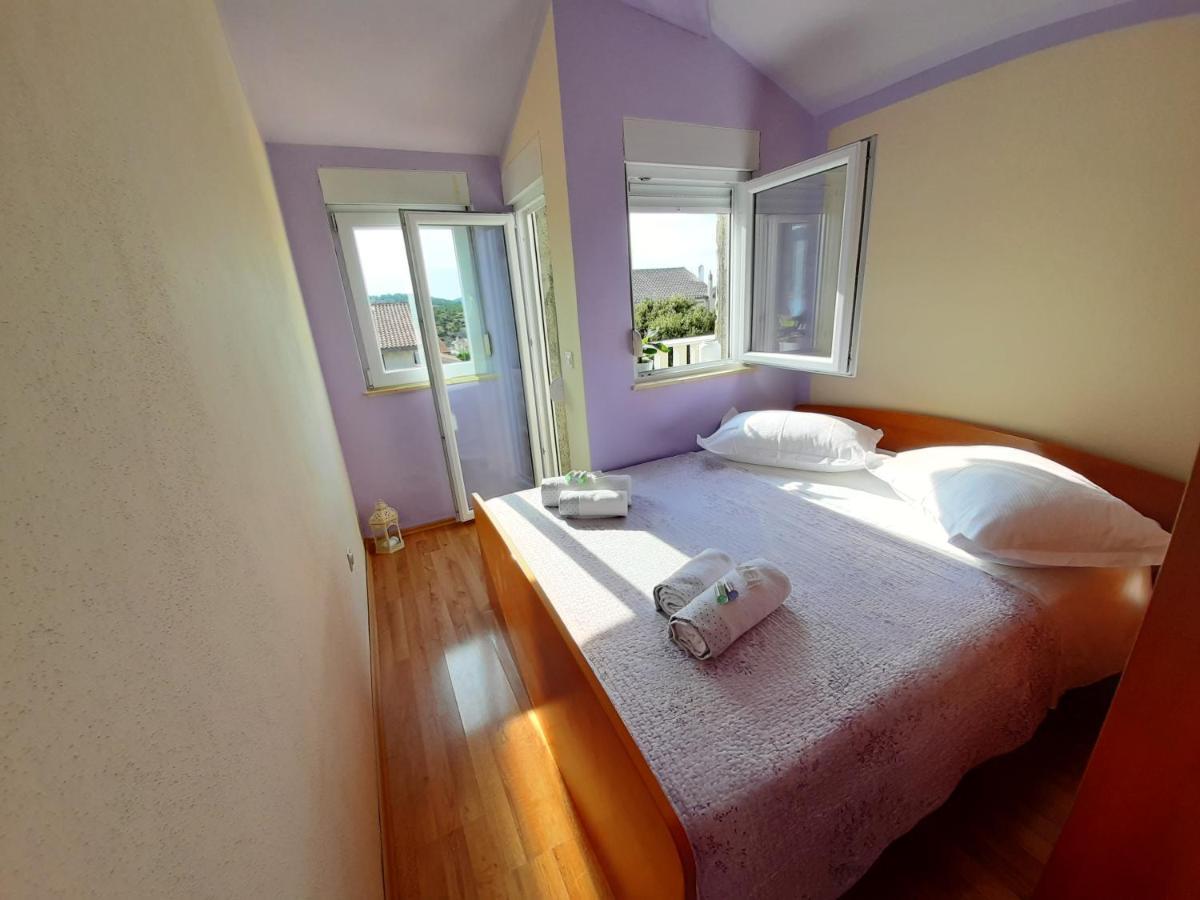 Holiday Beach House Apartment Grebastica Ngoại thất bức ảnh