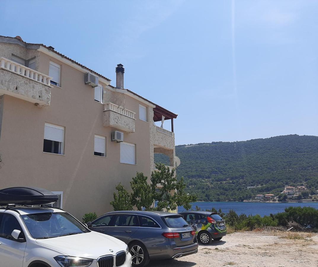 Holiday Beach House Apartment Grebastica Ngoại thất bức ảnh